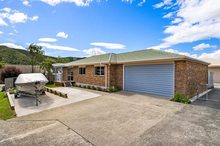 Photo of property in 67 Moana View Road, Waikawa, Picton, 7220