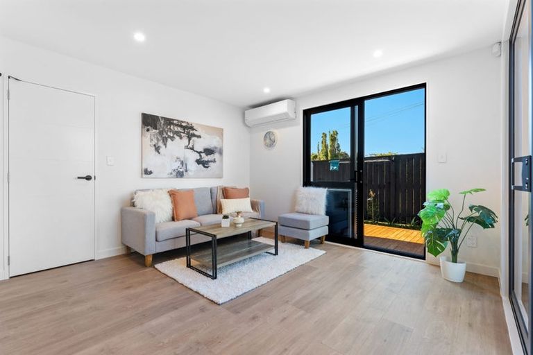 Photo of property in 8c Rowan Terrace, Te Atatu South, Auckland, 0610