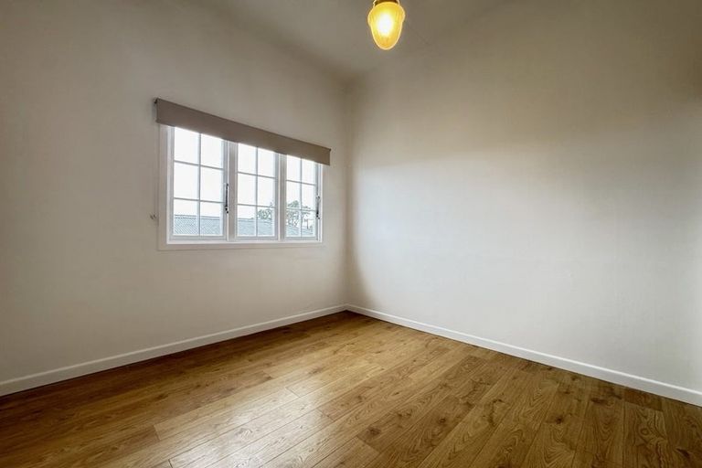 Photo of property in 30 Chesterton Street, Johnsonville, Wellington, 6037