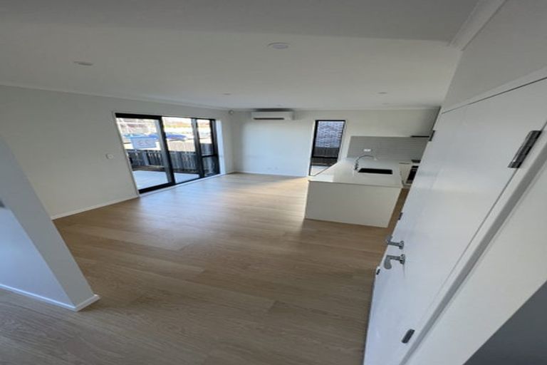 Photo of property in 10 Hema Road, Hobsonville, Auckland, 0616