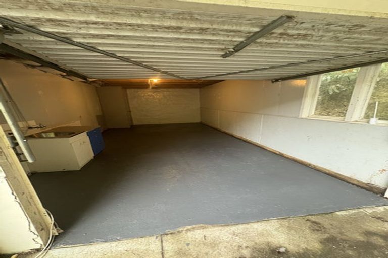 Photo of property in 233 Konini Road, Titirangi, Auckland, 0604