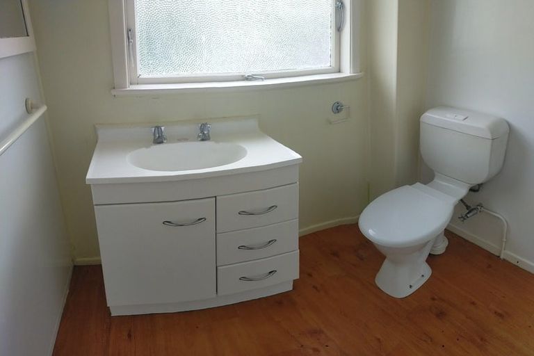 Photo of property in Oberon Flats, 48a Merton Street, Trentham, Upper Hutt, 5018