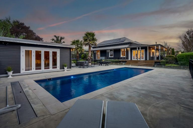 Photo of property in 104 Pitt Road, Hillsborough, New Plymouth, 4372