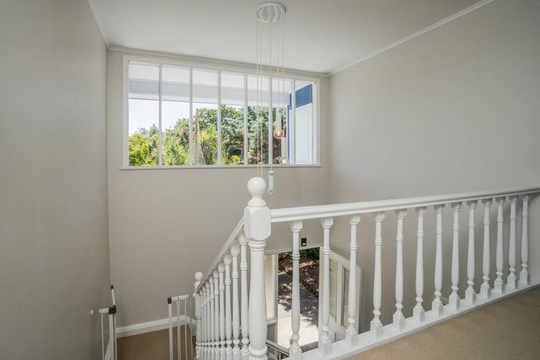 Photo of property in 2/132 Nile Road, Milford, Auckland, 0620