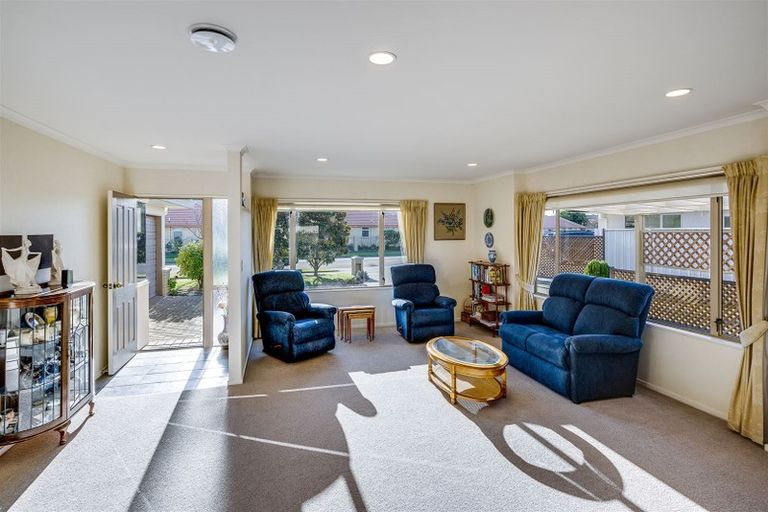 Photo of property in 75 Kensington Drive, Taradale, Napier, 4112
