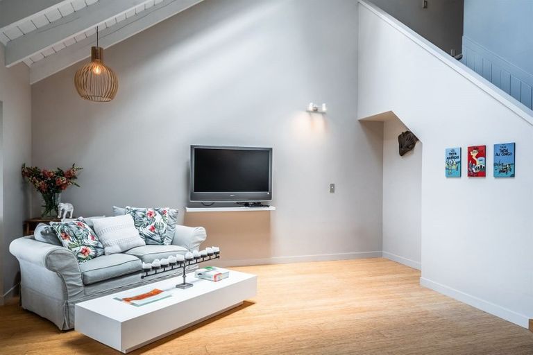 Photo of property in 91 Princes Street, Northcote Point, Auckland, 0627