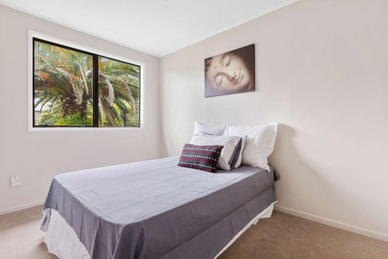 Photo of property in 2/26 Karepo Crescent, Ranui, Auckland, 0612