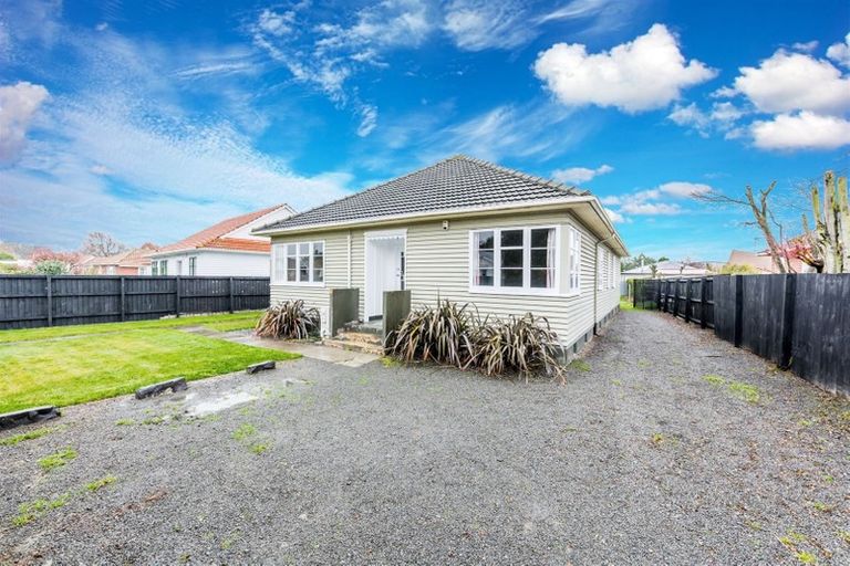Photo of property in 8 Piko Crescent, Riccarton, Christchurch, 8041