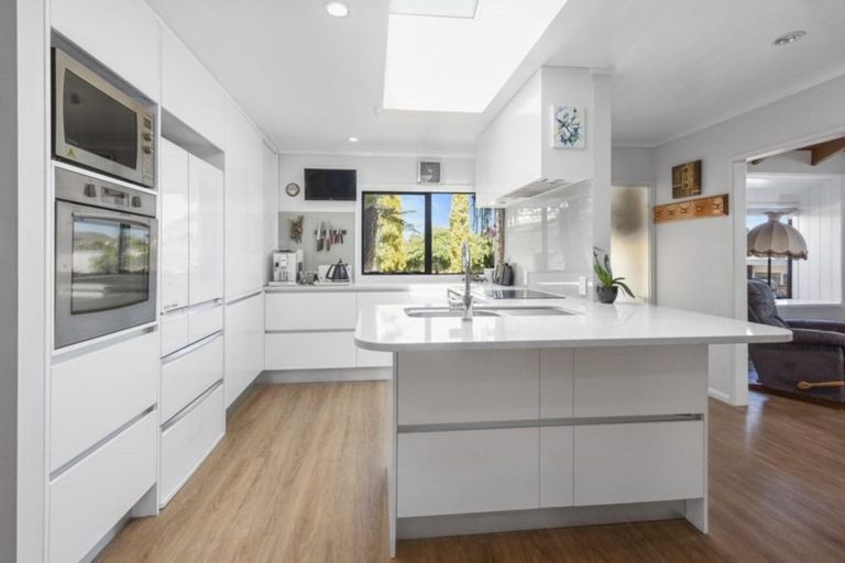 Photo of property in 22 Camden Place, Papatoetoe, Auckland, 2025