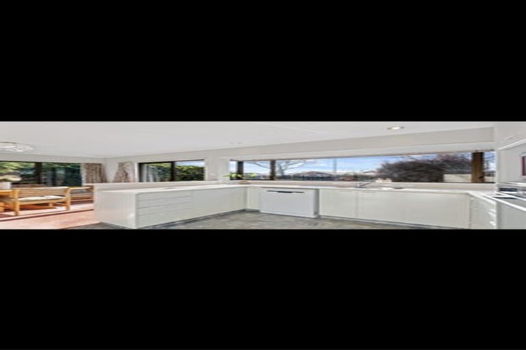 Photo of property in 423 Harewood Road, Harewood, Christchurch, 8051