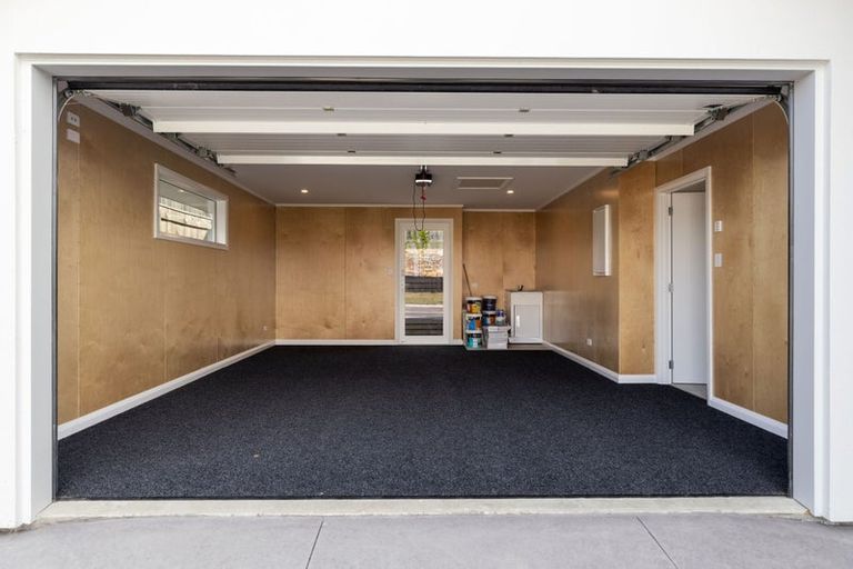 Photo of property in 5 Mangatainoka Lane, Awapuni, Palmerston North, 4412
