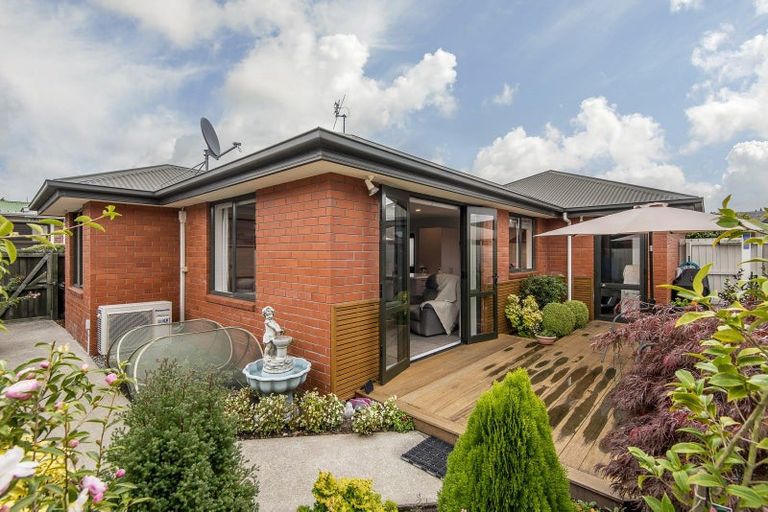 Photo of property in 101a Avonhead Road, Avonhead, Christchurch, 8042