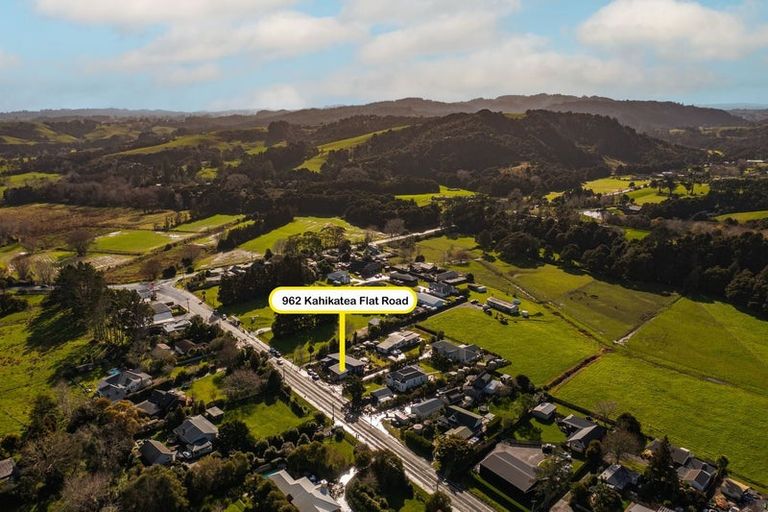 Photo of property in 962 Kahikatea Flat Road, Waitoki, Kaukapakapa, 0871