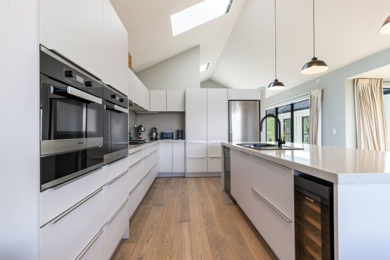 Photo of property in 33 Hackett Road, Jacks Point, Queenstown, 9371