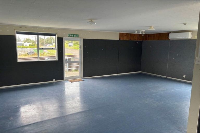 Photo of property in 12 Carthew Terrace, Foxton Beach, Foxton, 4815