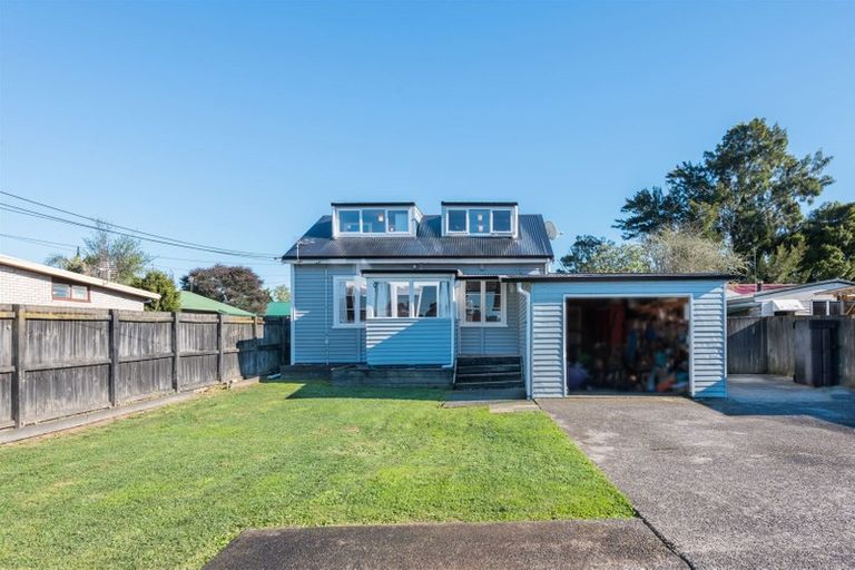 Photo of property in 13 Forest Hill Road, Henderson, Auckland, 0612