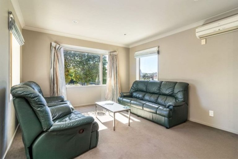 Photo of property in 6 Foresters Crescent, Parklands, Christchurch, 8083