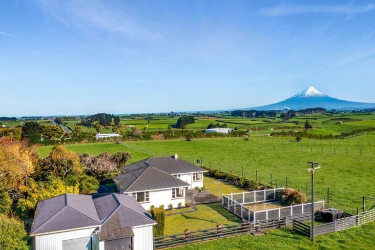 Photo of property in 414 South Road, Hawera, 4674