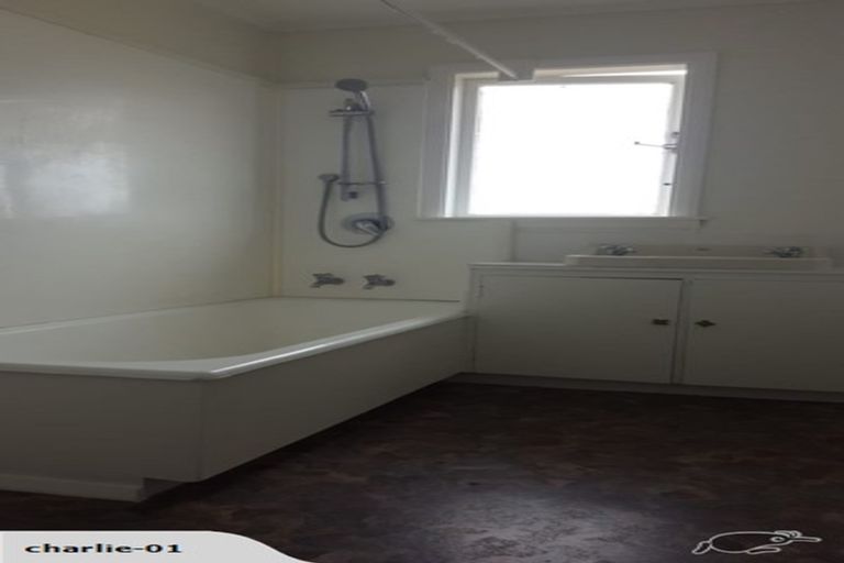 Photo of property in 15 Laird Street, Castlecliff, Whanganui, 4501