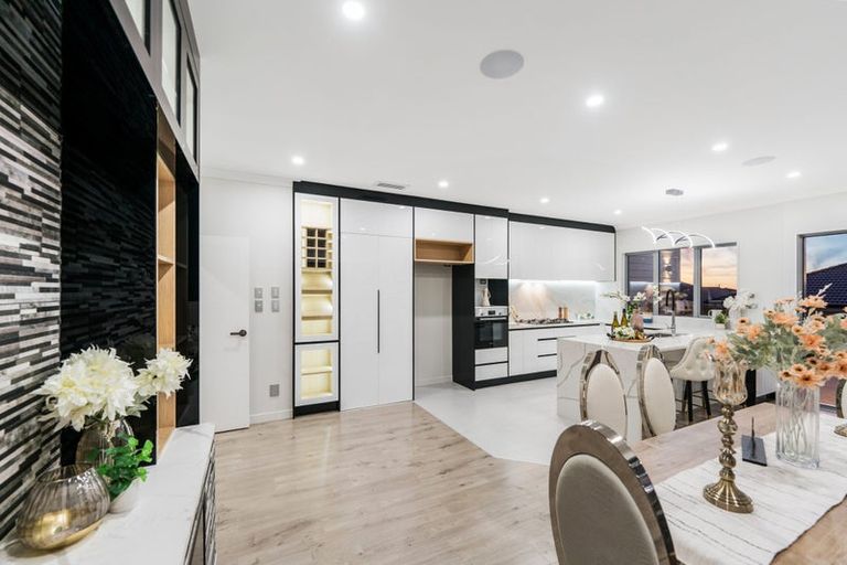Photo of property in 21 Black Shed Road, Flat Bush, 2019