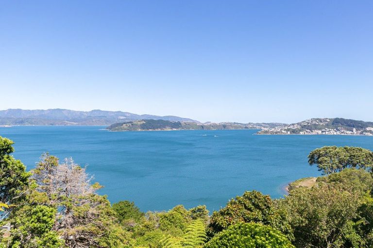 Photo of property in 8 Ranikhet Way, Khandallah, Wellington, 6035