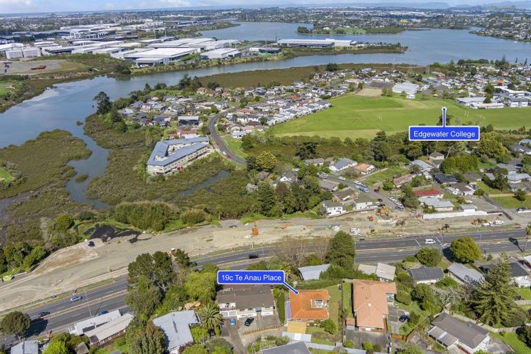 Photo of property in 19c Te Anau Place, Pakuranga Heights, Auckland, 2010