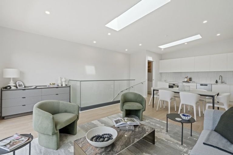 Photo of property in 115 Tiketike Way, Brooklyn, Wellington, 6021