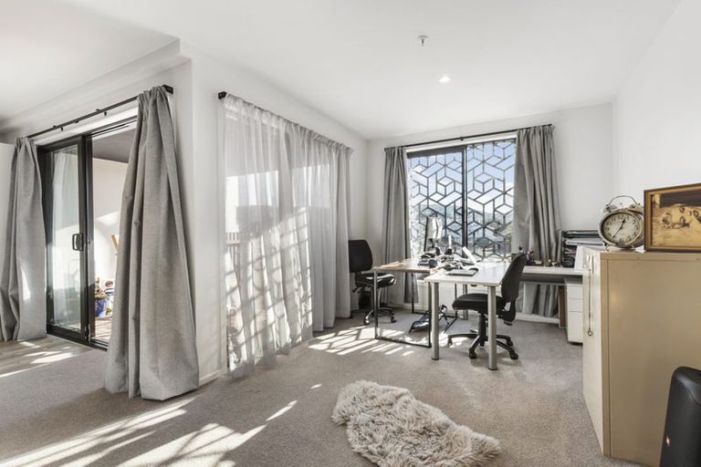 Photo of property in 202/2u Onepu Road, Kilbirnie, Wellington, 6022