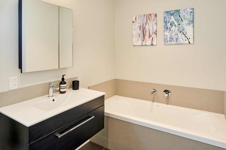 Photo of property in 6u9 Oswald Crescent, Paparangi, Wellington, 6037