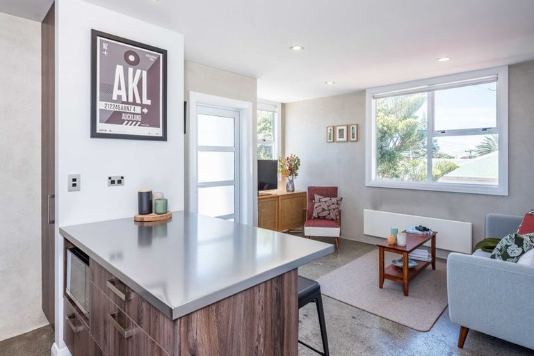 Photo of property in 10/76u Freyberg Street, Lyall Bay, Wellington, 6022