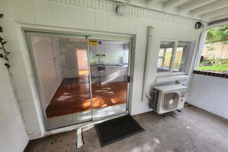 Photo of property in 43 Girrahween Drive, Totara Vale, Auckland, 0629