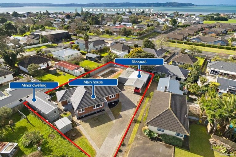 Photo of property in 31 London Street, Te Atatu Peninsula, Auckland, 0610