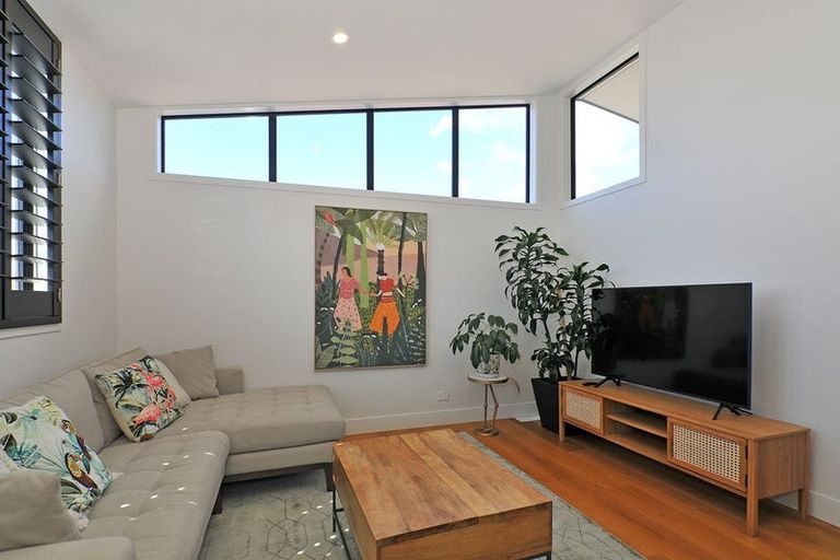 Photo of property in 12 Helen Street, Brooklyn, Wellington, 6021