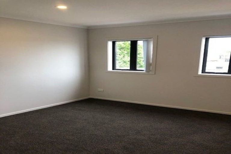 Photo of property in 2/9 Marlene Avenue, Te Atatu South, Auckland, 0610