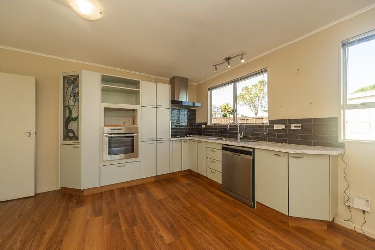 Photo of property in 46 Cypress Drive, Maungaraki, Lower Hutt, 5010