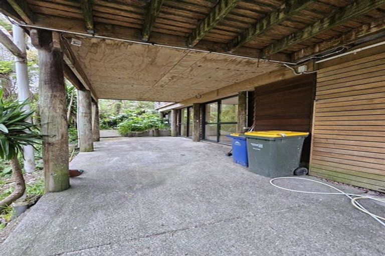 Photo of property in 52 Sunnyhaven Avenue, Beach Haven, Auckland, 0626