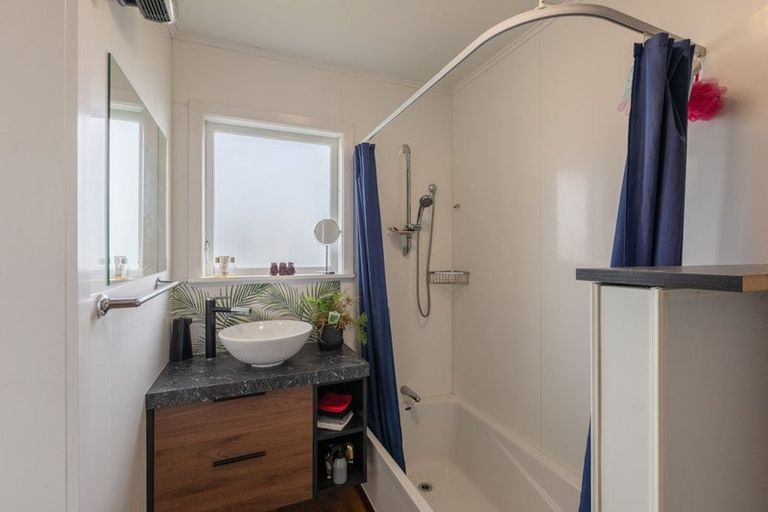 Photo of property in 15 Kauri Street, Taradale, Napier, 4112