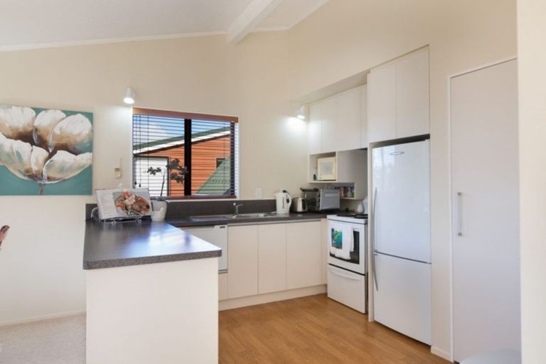 Photo of property in 27a Shackle Lane, Whitby, Porirua, 5024