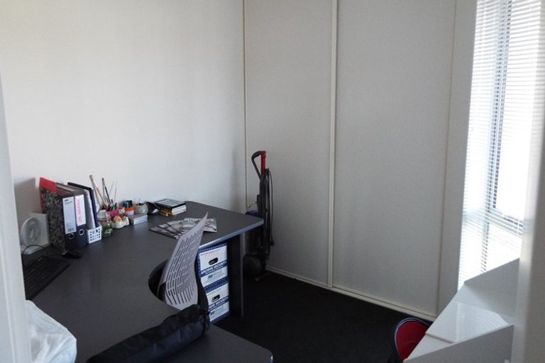 Photo of property in 6 Lloyds Close, Rolleston, 7614