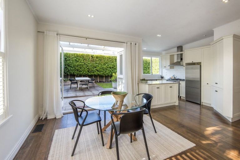 Photo of property in 2 Grahame Street, Devonport, Auckland, 0624