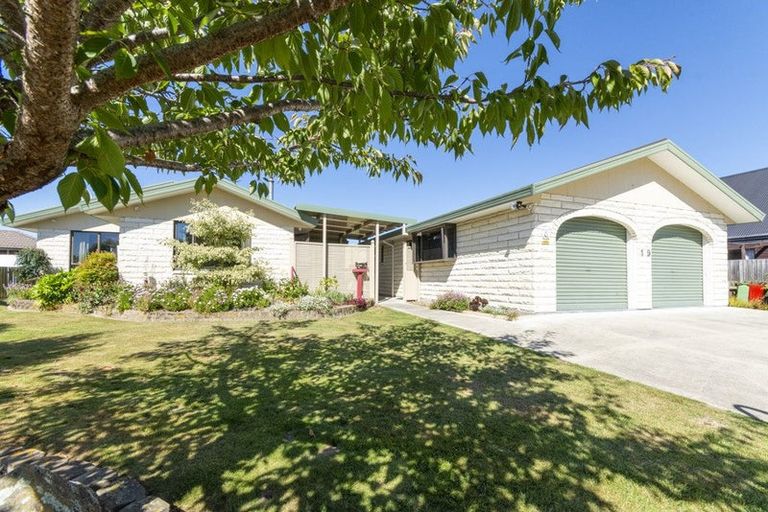 Photo of property in 19 Holland Drive, Kaiapoi, 7630