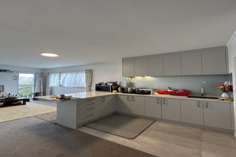 Photo of property in 337 East Coast Road, Mairangi Bay, Auckland, 0630