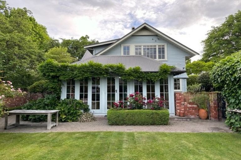 Photo of property in 182 Fendalton Road, Fendalton, Christchurch, 8052