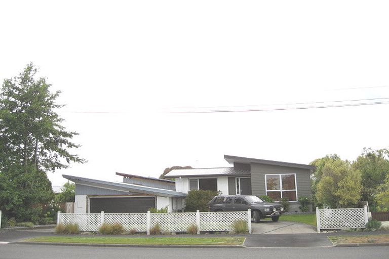 Photo of property in 89 Inwoods Road, Parklands, Christchurch, 8083