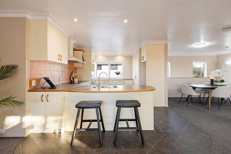 Photo of property in 11 Houhere Place, Pukete, Hamilton, 3200