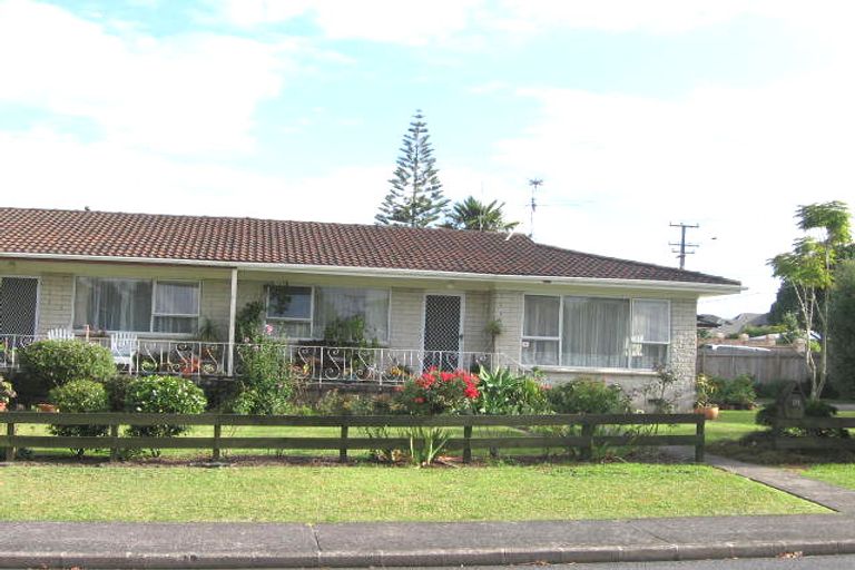 Photo of property in 1/1 Fitzwater Place, Henderson, Auckland, 0612