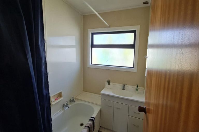 Photo of property in 96a Grand Vue Road, Kawaha Point, Rotorua, 3010