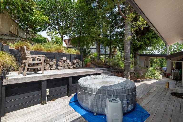 Photo of property in 22 Surville Place, Mairangi Bay, Auckland, 0630