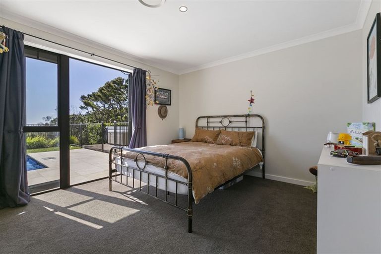 Photo of property in 251 Kaipara Road, Papakura, 2582