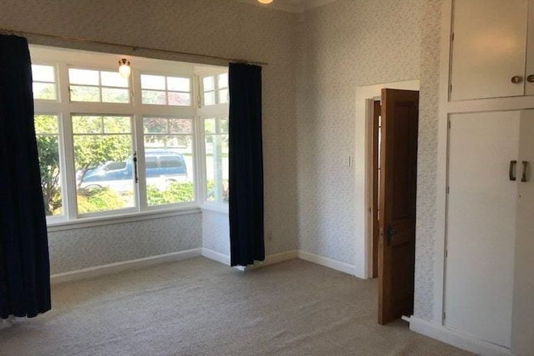 Photo of property in 27 Hautana Square, Woburn, Lower Hutt, 5010